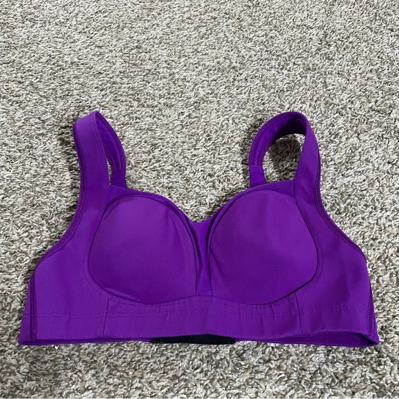 Lululemon Ta Ta Tamer Sports Bra Size 32C in Purple - Picture 2 of 6
